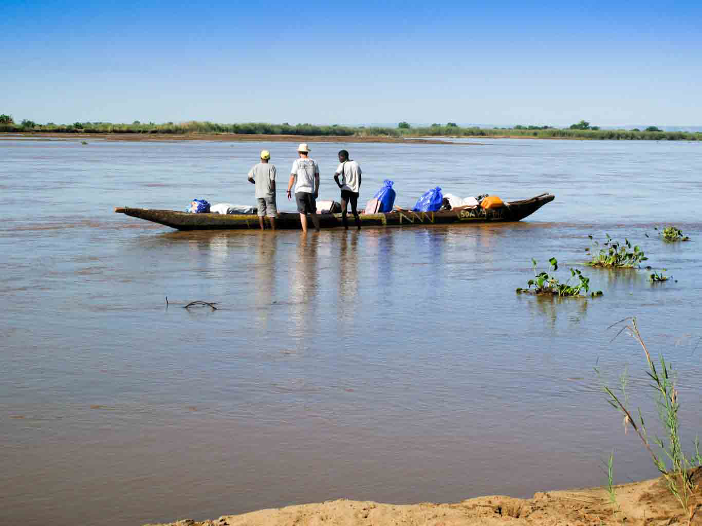 Manambolo river expedition